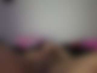 Realwetpussy32's Live Sex Cam Show