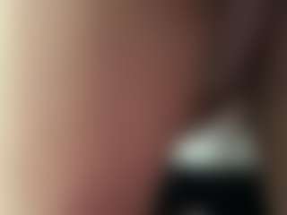 Realwetpussy32's Live Sex Cam Show