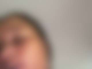 Realwetpussy32's Live Sex Cam Show