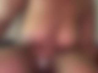 Realwetpussy32's Live Sex Cam Show