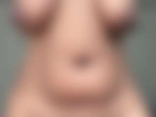 Realwetpussy32's Live Sex Cam Show