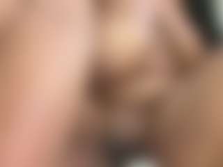 Realwetpussy32's Live Sex Cam Show