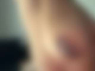 Realwetpussy32's Live Sex Cam Show