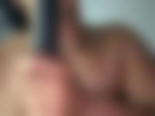 Realwetpussy32's Live Sex Cam Show