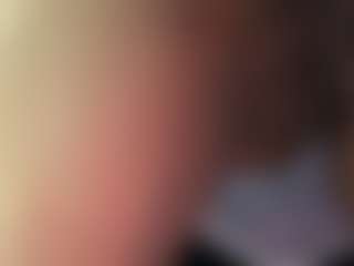 Realwetpussy32's Live Sex Cam Show