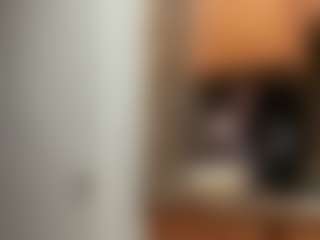 Realwetpussy32's Live Sex Cam Show