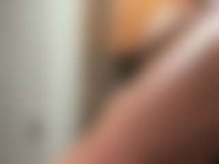 Live cam show with Realwetpussy32 - Athletic BBW on CamClone