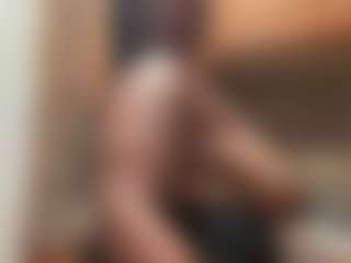 Realwetpussy32's Live Sex Cam Show