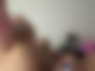 Realwetpussy32's Live Sex Cam Show