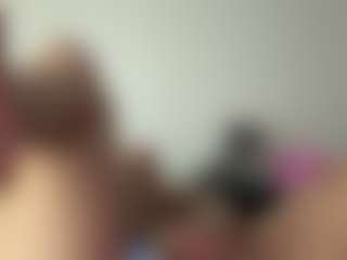 Realwetpussy32's Live Sex Cam Show