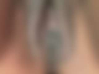 Realwetpussy32's Live Sex Cam Show