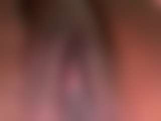 Realwetpussy32's Live Sex Cam Show
