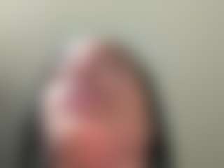 Realwetpussy32's Live Sex Cam Show