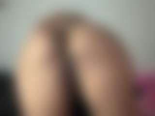Realwetpussy32's Live Sex Cam Show