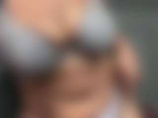 Realwetpussy32's Live Sex Cam Show