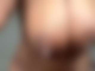 Realwetpussy32's Live Sex Cam Show