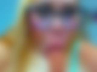 Live cam show with Salmaboob - Blonde Hair on sexylive.show