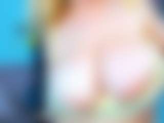Live cam show with Salmaboob - Blonde Hair on Camming Site