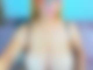 Salmaboobとのライブチャットショー - CamsodaのTittyfuck