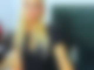 Live cam show with CatrinGood - Upskirt on Milfs Live