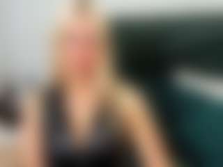Live cam show with CatrinGood - Upskirt on CamClone