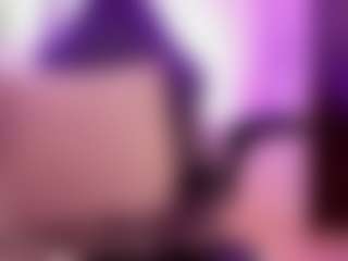 Live cam show with dulcemorbida - Facial on Camiplay Live