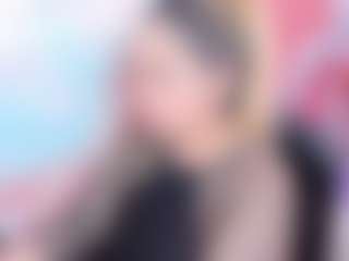 Live cam show with Faehlis - Blonde Hair MILF on Camsoda