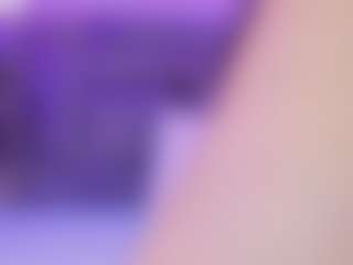 AlannaGil's Live Sex Cam Show