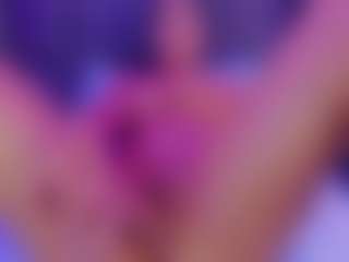 AlannaGil's Live Sex Cam Show