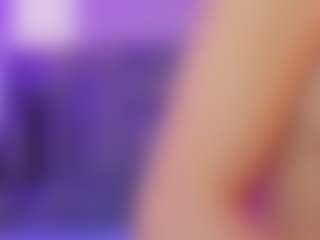 AlannaGil's Live Sex Cam Show