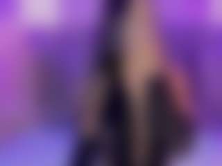 AlannaGil's Live Sex Cam Show