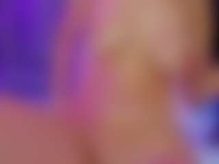AlannaGil's Live Sex Cam Show