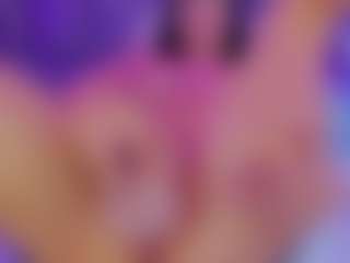 AlannaGil's Live Sex Cam Show