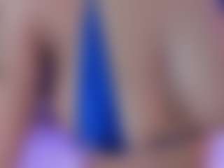 AlannaGil's Live Sex Cam Show