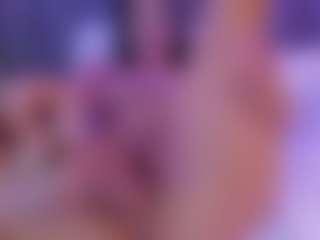 AlannaGil's Live Sex Cam Show