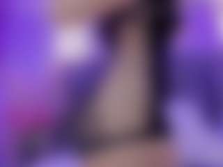 AlannaGil's Live Sex Cam Show