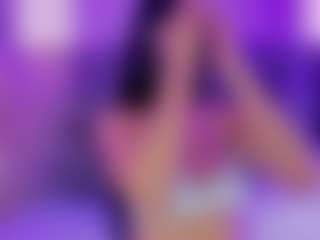 AlannaGil's Live Sex Cam Show