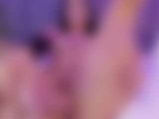AlannaGil's Live Sex Cam Show