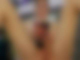 Live cam show with SexyCelline - Average on fapnchat