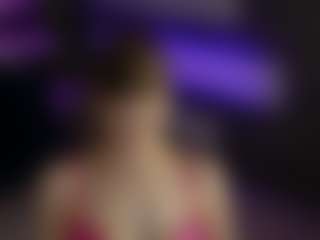 Live cam show with SexyCelline - Average on TeamSkeetLive