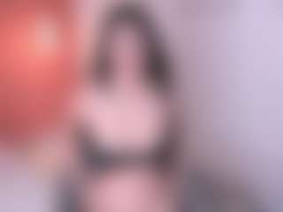 Live cam show with Zamira-Taylor - Butt Plug on CamClone