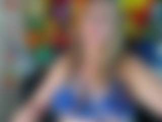 Danna38topless MILF webcam performer live streaming