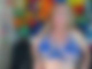 Danna38topless MILF webcam performer live streaming