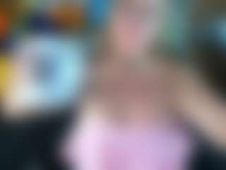 Danna38topless MILF webcam performer live streaming