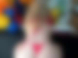 Danna38topless MILF webcam performer live streaming