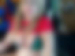 Danna38topless MILF webcam performer live streaming