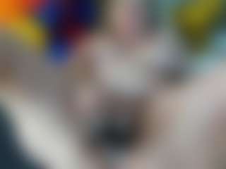 Danna38topless MILF webcam performer live streaming