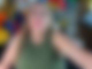 Live cam show with Danna38topless - Lovense MILF on Uber Horny
