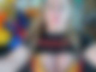 Danna38topless MILF webcam performer live streaming