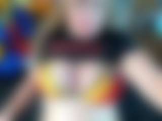 Danna38topless MILF webcam performer live streaming